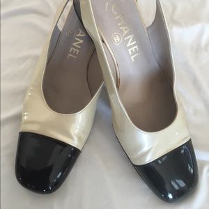 CHANEL Pearl & black patent cap toe slingback pump